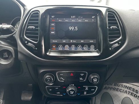 Used 2018 Jeep Compass Limited AWD/4WD image 11