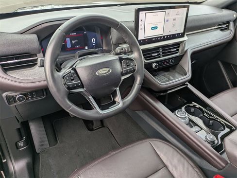 Used 2025 Ford Explorer Platinum w/ LUX Leather Package image 10