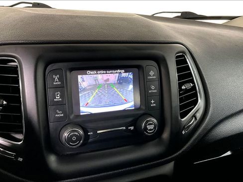 Used 2018 Jeep Compass Latitude w/ Cold Weather Group image 21