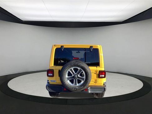 Used 2020 Jeep Wrangler Unlimited Sahara w/ Uconnect 4C Nav & Sound Group image 7
