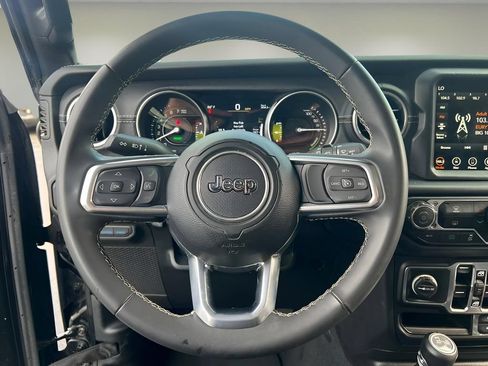 Used 2023 Jeep Wrangler Unlimited Sahara AWD/4WD image 18