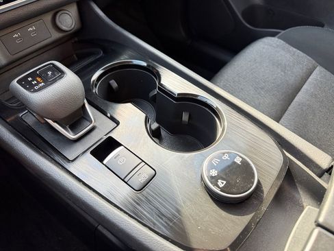 Used 2024 Nissan Rogue SV image 27