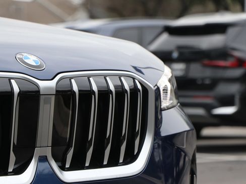 Certified 2025 BMW X1 xDrive28i w/ Convenience Package image 6