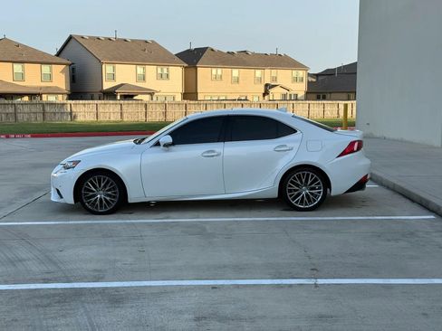 Used 2014 Lexus IS 250 w/ Navigation Package RWD image 4