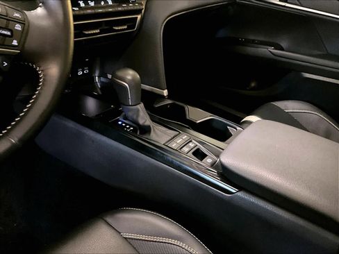 Used 2025 Toyota Camry SE image 20