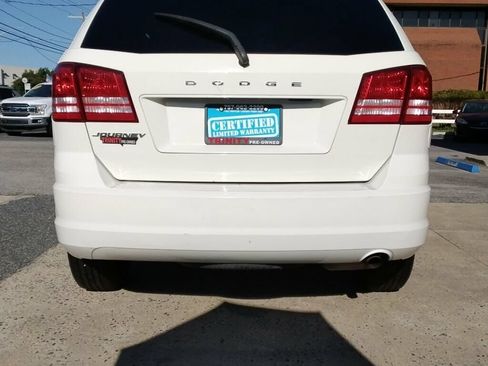 Used 2018 Dodge Journey SE FWD image 3