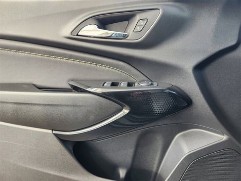 New 2026 Chevrolet Trax LT w/ LT Convenience Package image 17