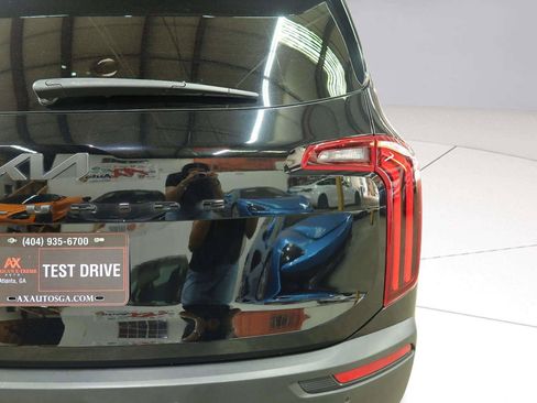 Used 2022 Kia Telluride SX w/ SX Prestige Package AWD/4WD image 8