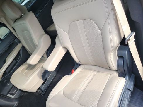 Used 2023 Ford Expedition Limited image 46