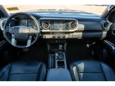 Used 2018 Toyota Tacoma Limited image 21
