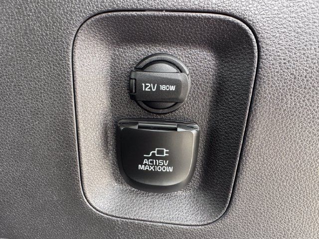 Used 2025 Kia Carnival SX w/ SX Dark Edition Package FWD image 21