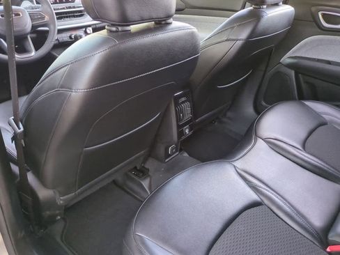 Used 2022 Jeep Compass Latitude image 19