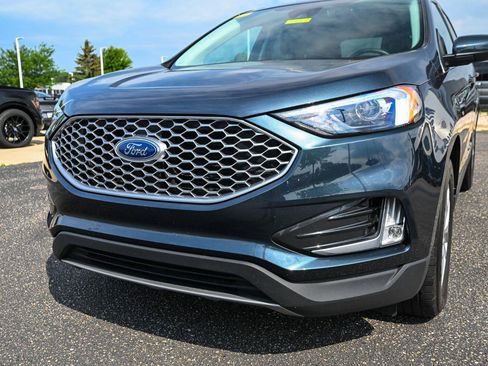 Certified 2024 Ford Edge SEL w/ Convenience Package AWD/4WD image 11