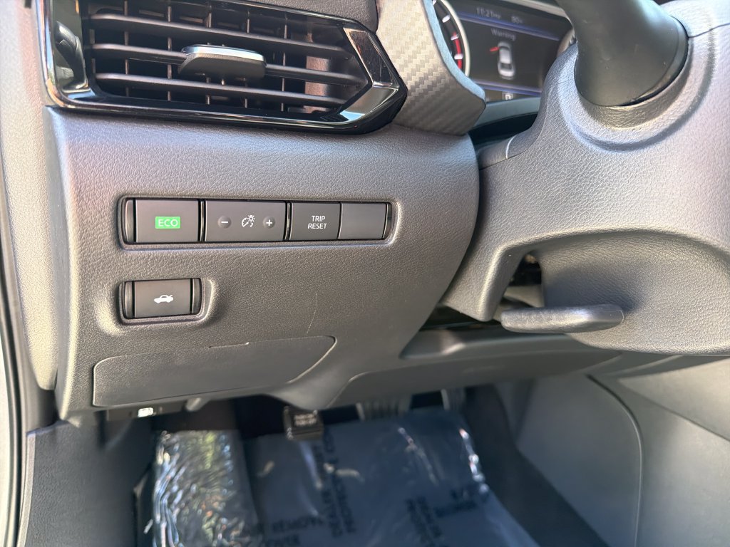 Used 2024 Nissan Sentra SV FWD image 17