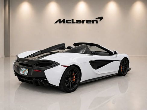 Used 2018 McLaren 570S Spider RWD image 5