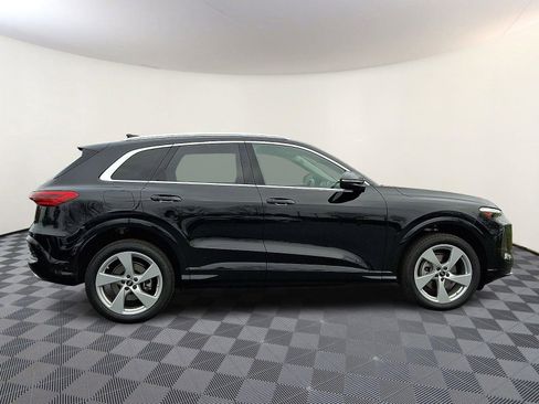 Used 2025 Audi Q5 Premium Plus w/ Premium Plus image 7