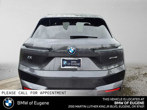 Used 2024 BMW iX xDrive50 w/ Sport Package AWD/4WD image 4