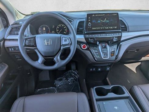 New 2026 Honda Odyssey Touring image 14