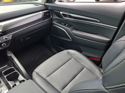 Used 2025 Kia Telluride S AWD/4WD image 15