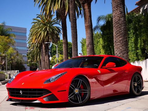 Used 2015 Ferrari F12 Berlinetta image 3