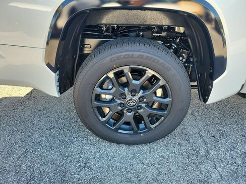 New 2026 Toyota Tundra Platinum AWD/4WD image 30