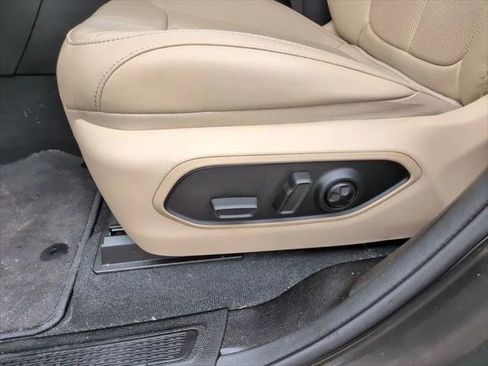 Certified 2025 Jeep Grand Cherokee L Limited w/ Luxury Tech Group II AWD/4WD image 22