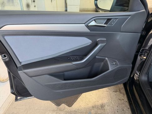 Used 2025 Volkswagen Jetta SE image 20