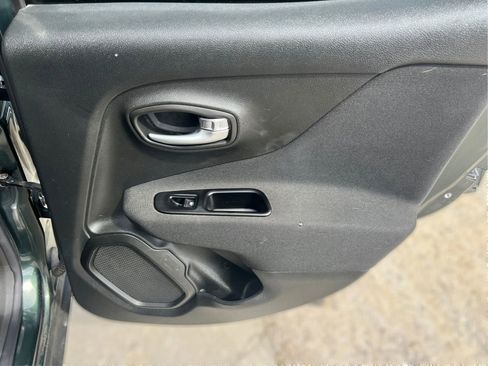 Used 2021 Jeep Renegade Sport image 26