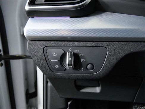 Used 2025 Audi Q5 2.0T Premium Plus w/ Premium Plus Package image 25