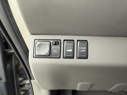Used 2020 Nissan Frontier SV w/ Midnight Edition Floor Mats image 18