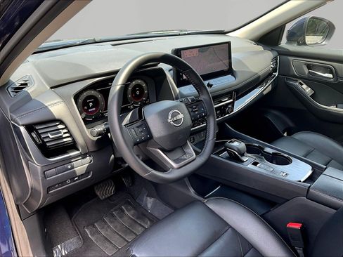 Used 2026 Nissan Rogue SL FWD image 17