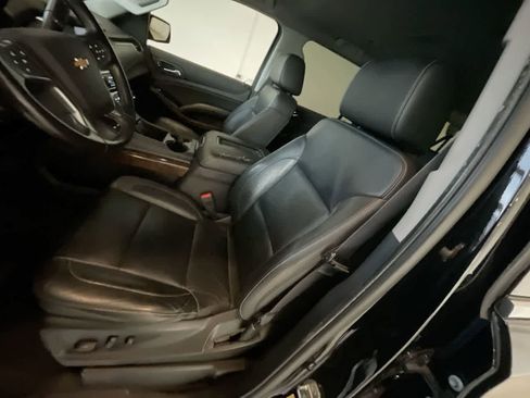 Used 2020 Chevrolet Suburban LT image 11