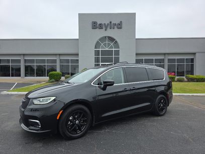 Used 2022 Chrysler Pacifica Touring-L