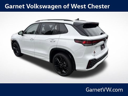 New 2026 Volkswagen Tiguan SE R-Line FWD image 3
