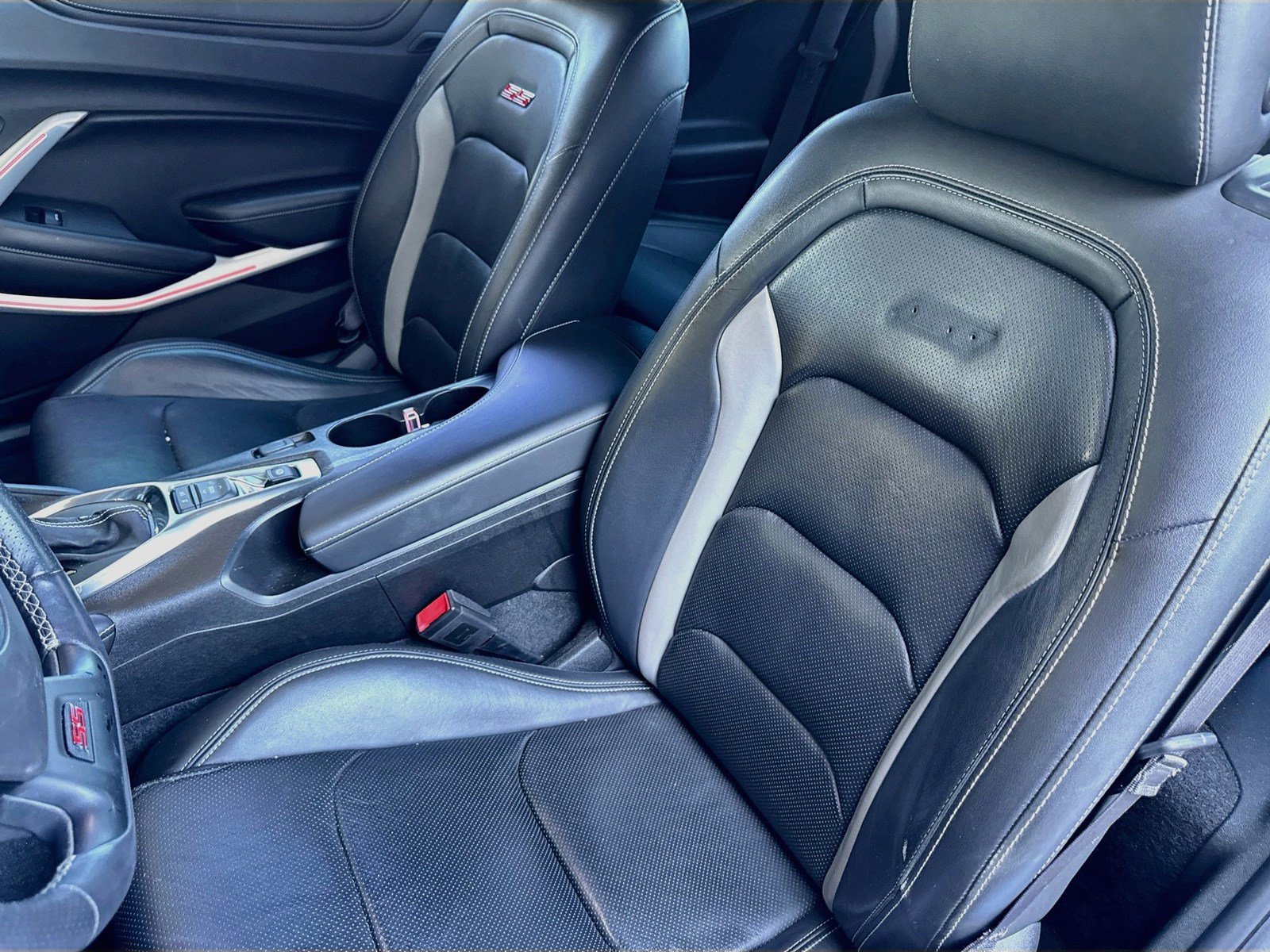 Used 2016 Chevrolet Camaro SS RWD image 13