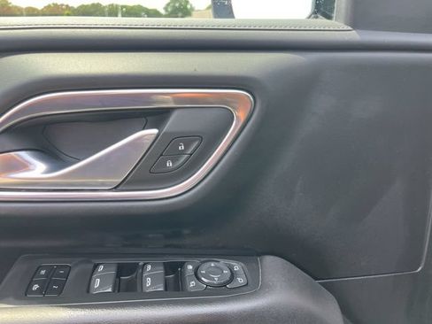 Used 2023 Chevrolet Tahoe Z71 w/ Z71 Off-Road Package AWD/4WD image 15