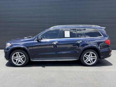 Used 2015 Mercedes-Benz GL 550 4MATIC image 2