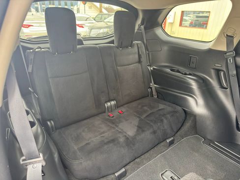 Used 2015 Nissan Pathfinder S image 15