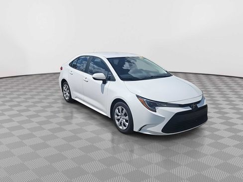 Used 2023 Toyota Corolla LE FWD image 2