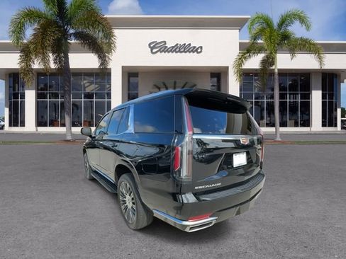 Used 2022 Cadillac Escalade Premium Luxury w/ LPO, Illumination Package RWD image 11