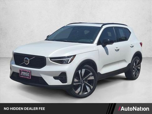 Used 2023 Volvo XC40 B5 Plus w/ Protection Package Premier AWD/4WD image 1