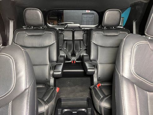 Used 2021 Ford Explorer ST image 31