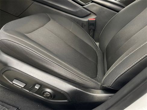 Used 2023 Jeep Grand Cherokee L Laredo image 12