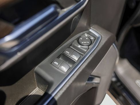 Used 2023 Chevrolet Silverado 1500 LT AWD/4WD image 20