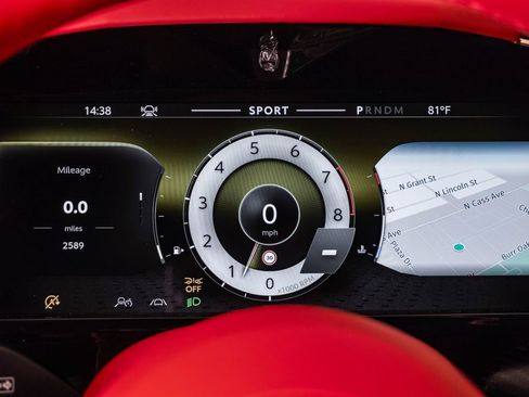 Used 2025 Aston Martin V8 Vantage Coupe RWD image 26