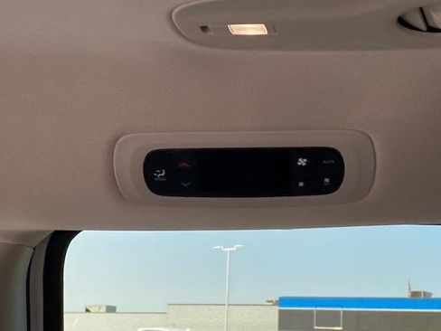 Used 2024 Chrysler Pacifica Touring-L image 20