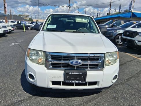 Used 2010 Ford Escape XLS image 2