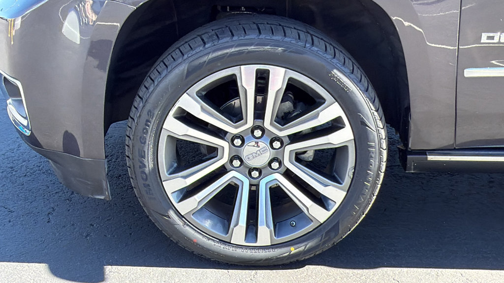 Used 2018 GMC Yukon Denali w/ Denali Ultimate Package AWD/4WD image 9