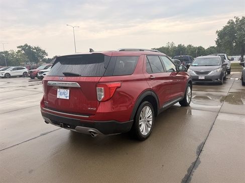 Used 2021 Ford Explorer Limited w/ Equipment Group 301A AWD/4WD image 8