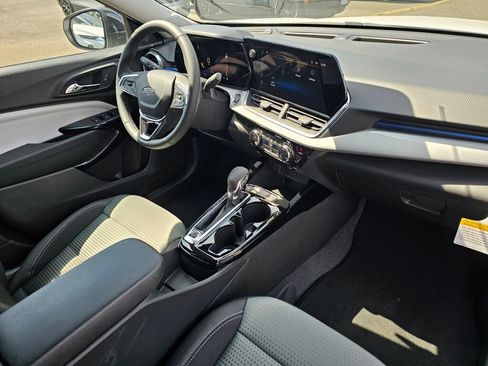 New 2026 Chevrolet Trax LT w/ Driver Confidence Package FWD image 28